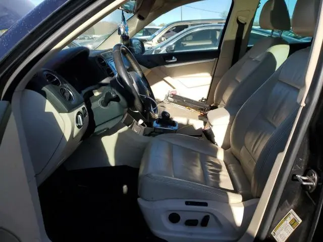 2013 VOLKSWAGEN TIGUAN S  