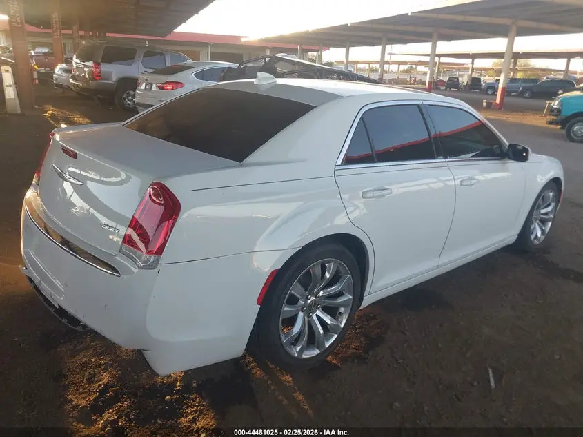 2019 CHRYSLER 300 TOURING