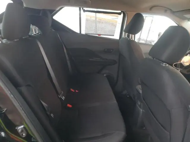 2024 NISSAN KICKS S  