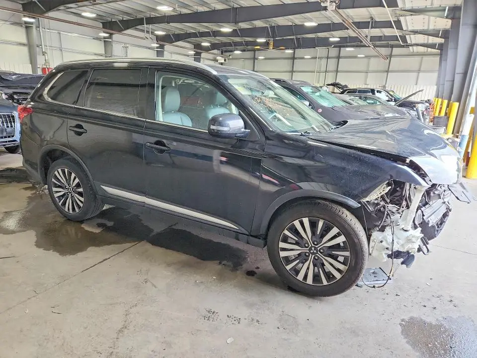 2020 MITSUBISHI OUTLANDER SE  