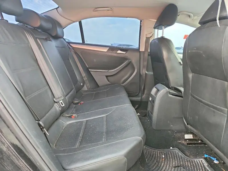 2013 VOLKSWAGEN JETTA SE  
