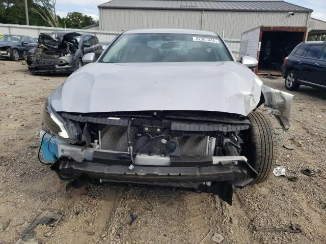 2023 NISSAN ALTIMA SV  