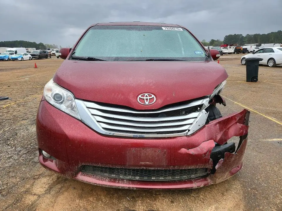 2014 TOYOTA SIENNA LIMITED 7-PASSENGER  