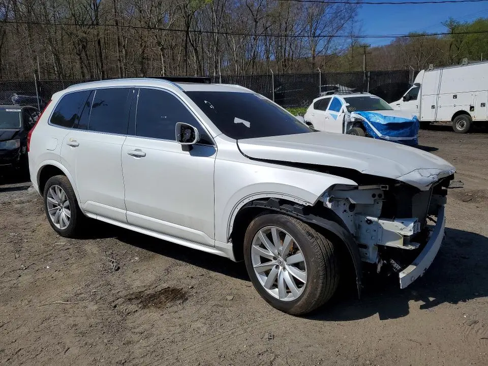 2021 VOLVO XC90 T5 MOMENTUM  
