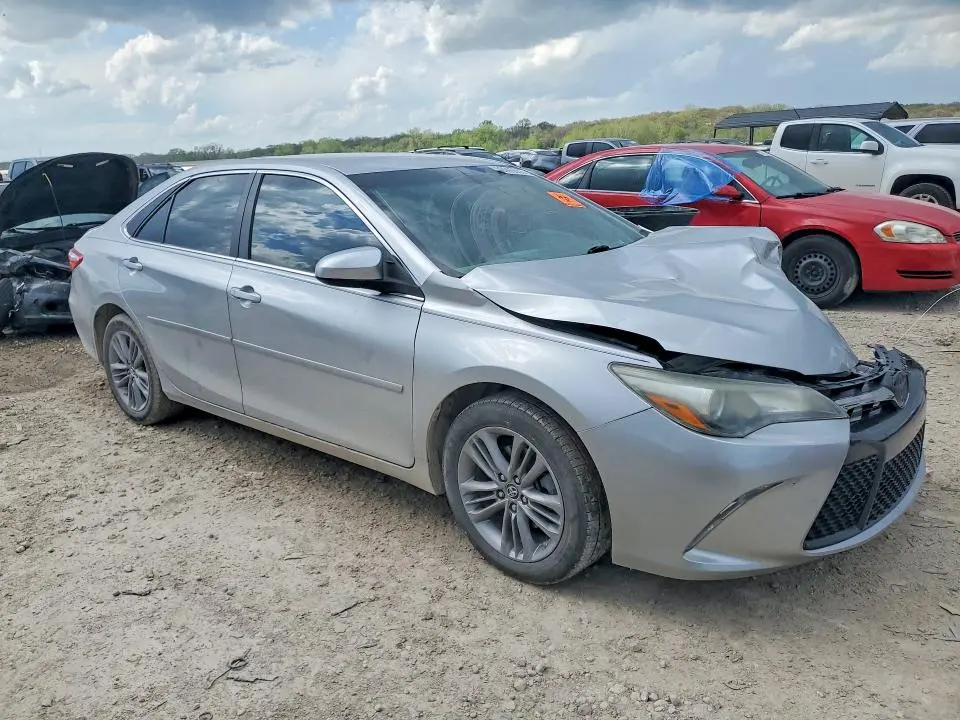 2015 TOYOTA CAMRY SE  