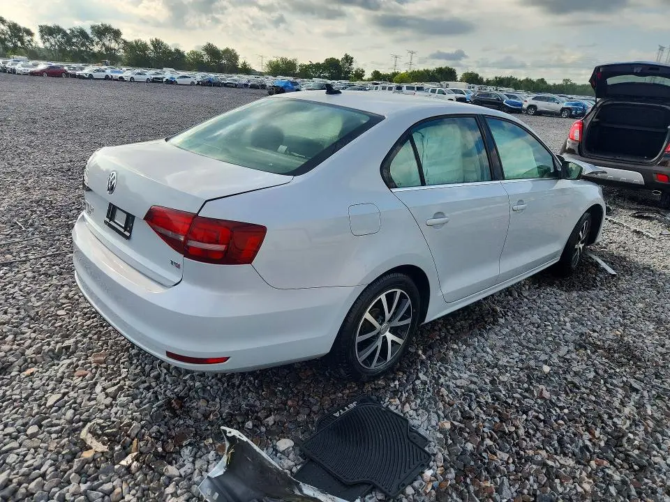 2018 VOLKSWAGEN JETTA SE  
