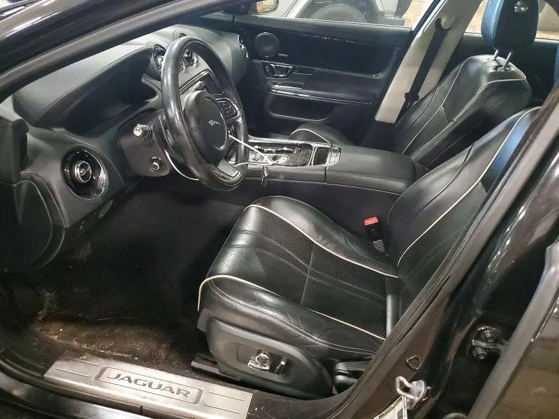 2016 JAGUAR XJ   