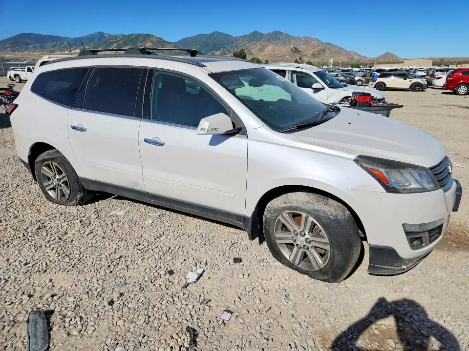2016 CHEVROLET TRAVERSE LT  