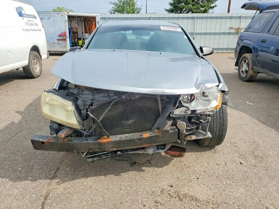 2013 DODGE AVENGER SE  