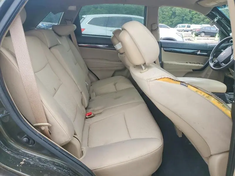 2013 KIA SORENTO LX  