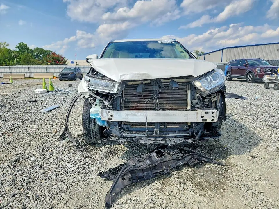 2018 TOYOTA HIGHLANDER XLE  