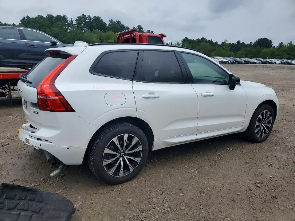 2024 VOLVO XC60 PLUS  