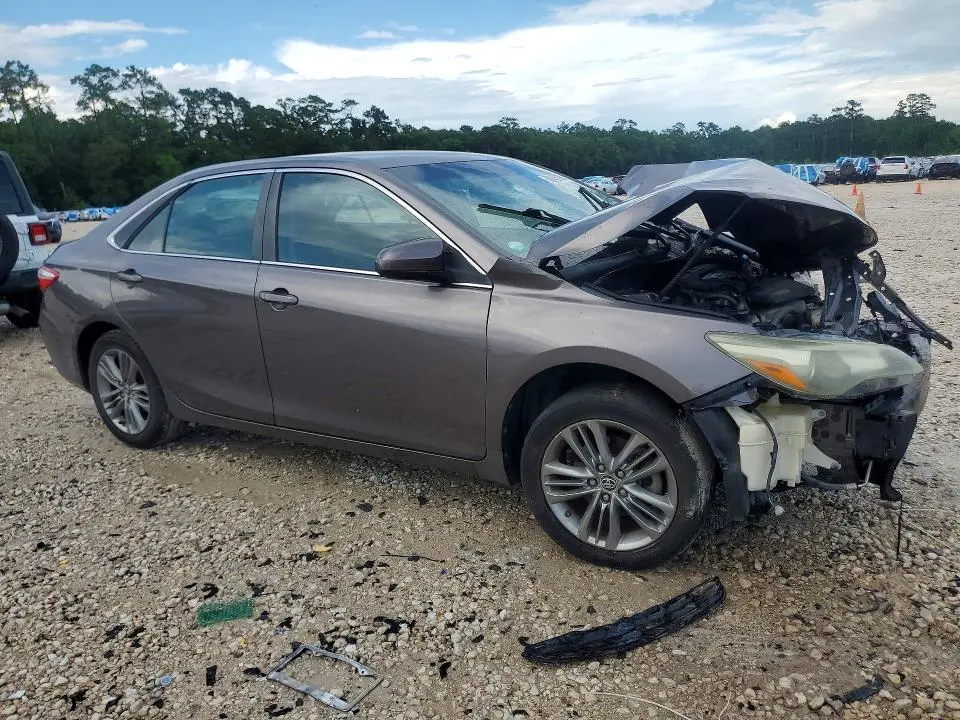 2015 TOYOTA CAMRY SE  