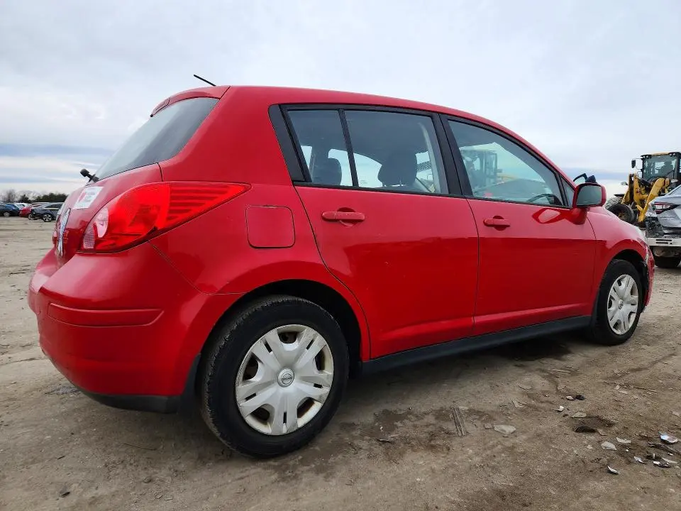2010 NISSAN VERSA   