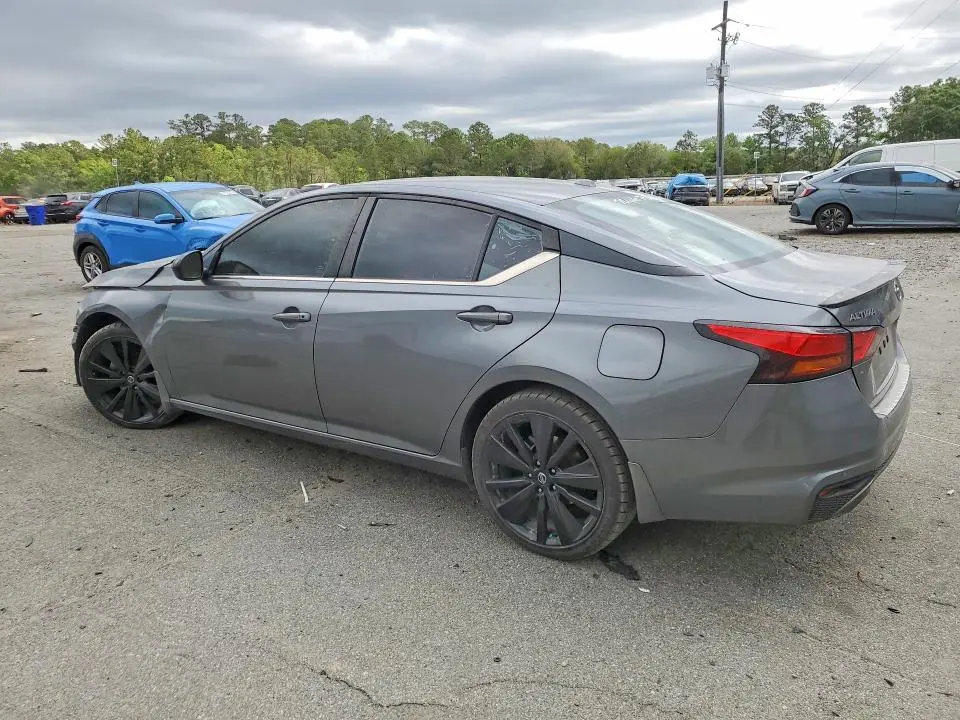 2022 NISSAN ALTIMA SR  
