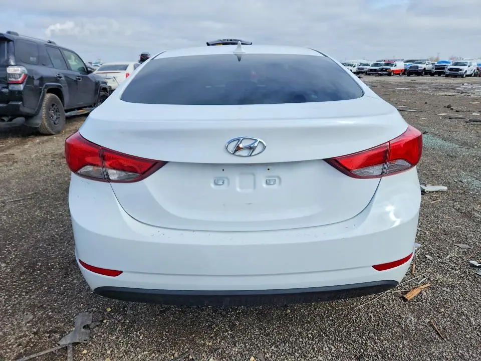 2015 HYUNDAI ELANTRA SE  