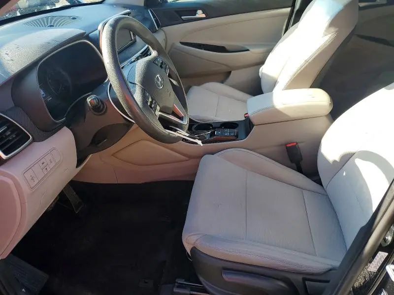 2021 HYUNDAI TUCSON SE  