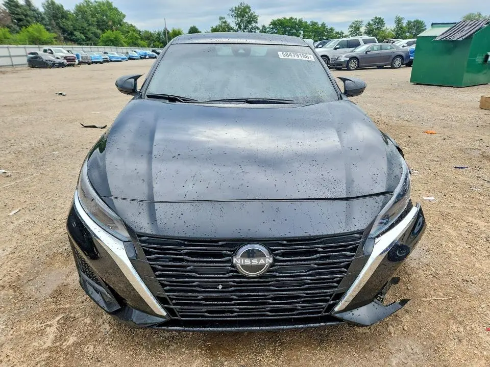 2025 NISSAN ALTIMA SV  