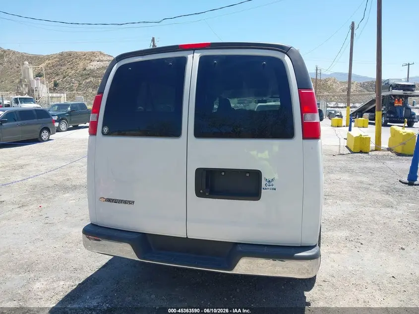 2017 CHEVROLET EXPRESS 3500 LT