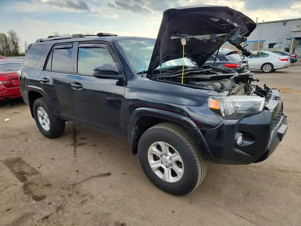 2019 TOYOTA 4RUNNER SR5  
