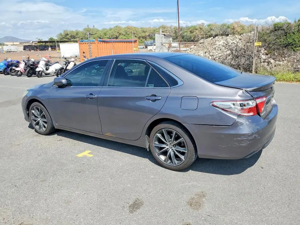 2015 TOYOTA CAMRY LE  