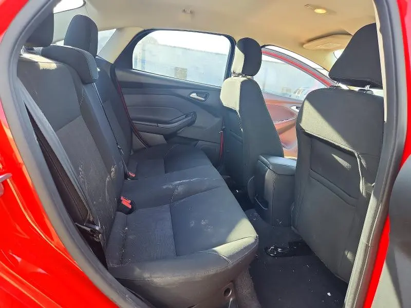 2017 FORD FOCUS SE  