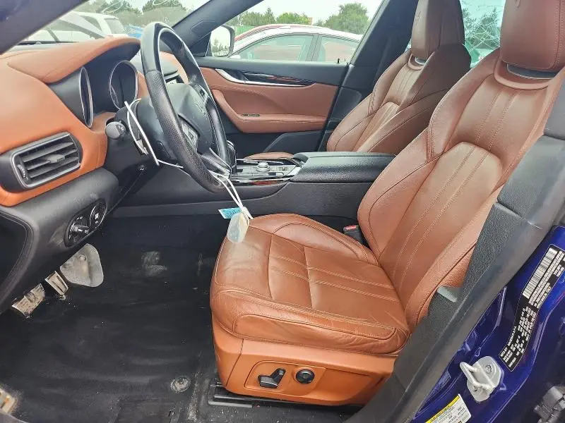 2017 MASERATI LEVANTE SPORT  