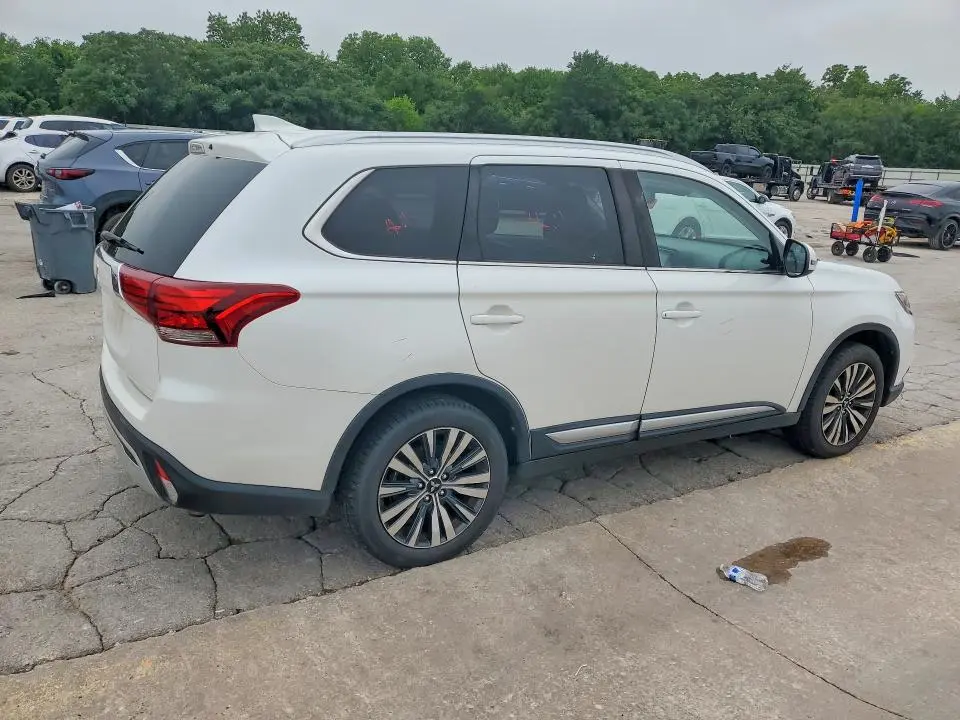 2020 MITSUBISHI OUTLANDER SE  