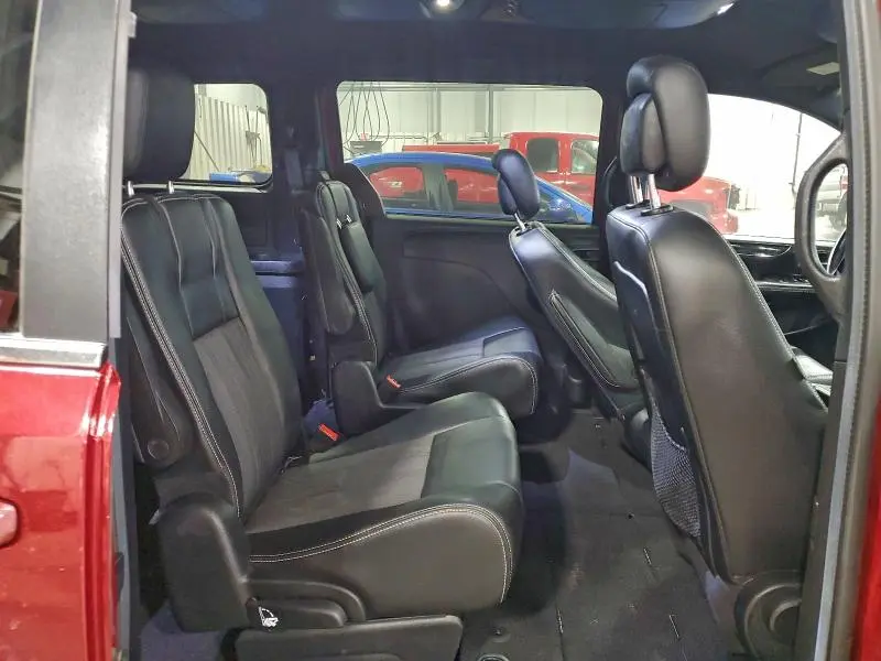 2014 CHRYSLER TOWN & COUNTRY S  