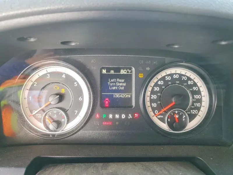 2016 RAM 1500 SLT  