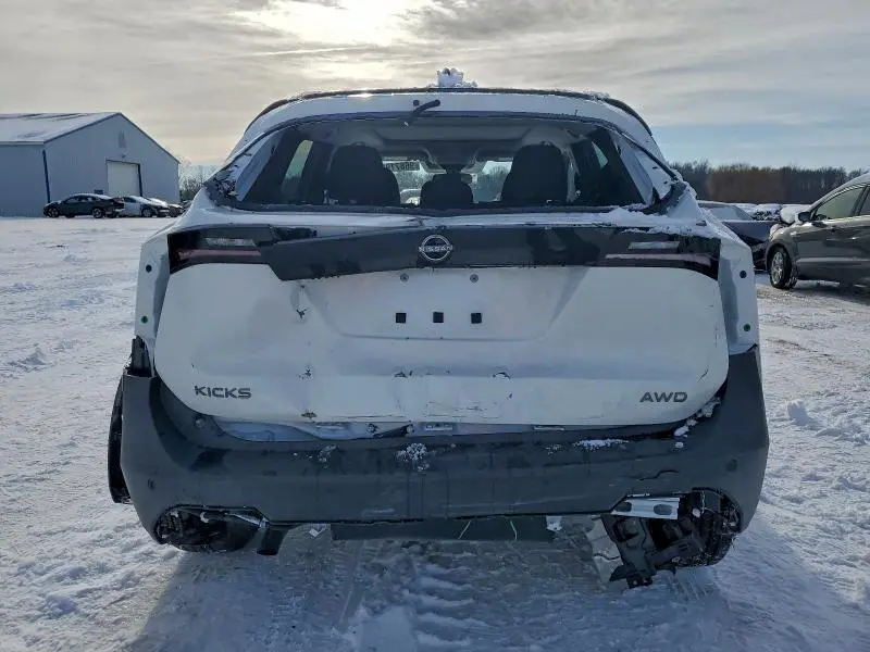 2025 NISSAN KICKS SV  