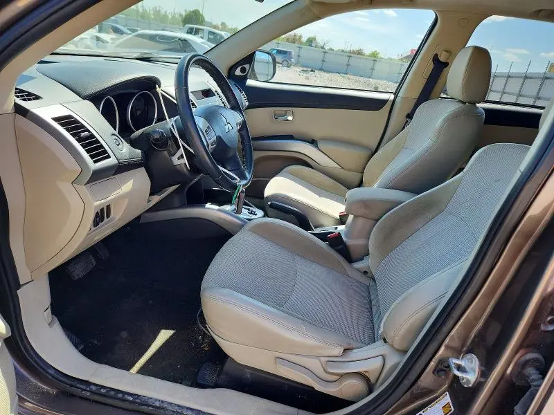 2012 MITSUBISHI OUTLANDER SE  