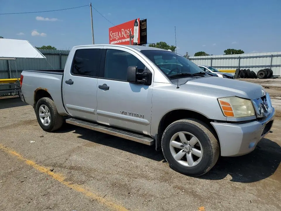 2010 NISSAN TITAN SE  