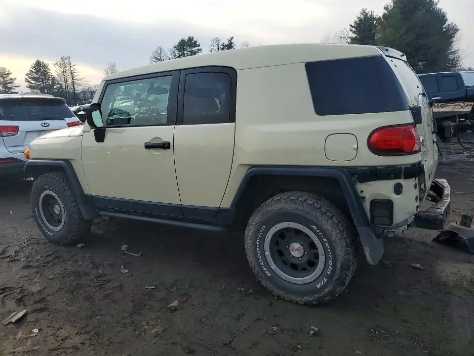 2010 TOYOTA FJ CRUISER   