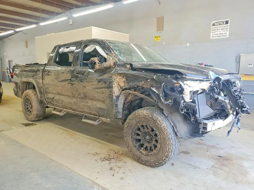 2023 TOYOTA TUNDRA SR5  