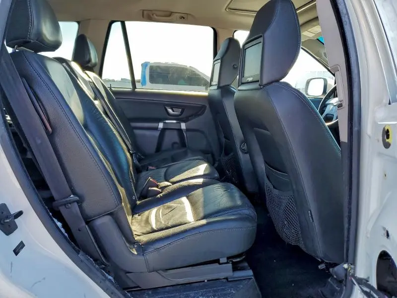 2011 VOLVO XC90 3.2  