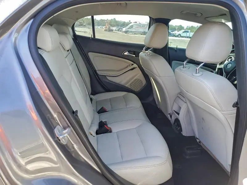 2015 MERCEDES-BENZ GLA 250  