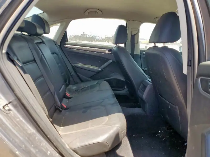2016 VOLKSWAGEN PASSAT S  