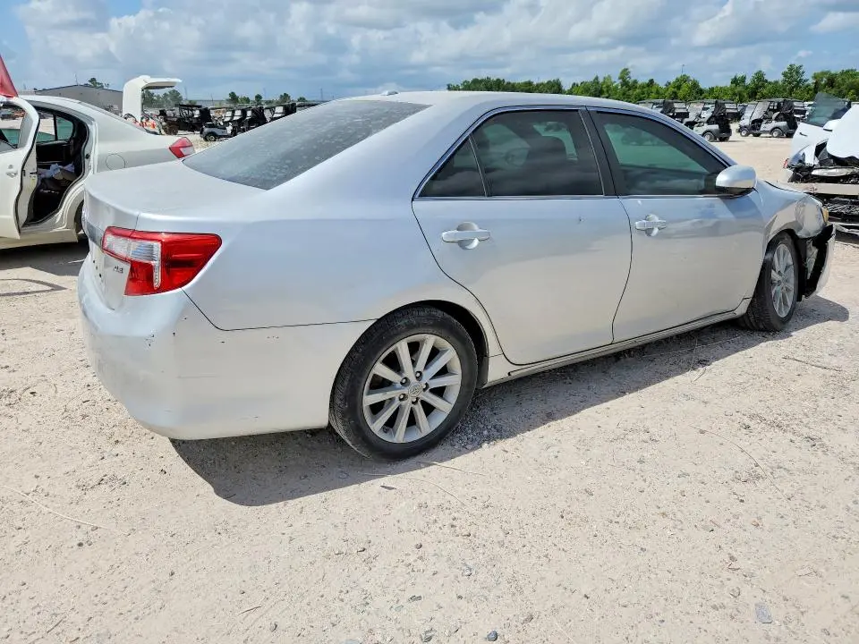 2012 TOYOTA CAMRY XLE  