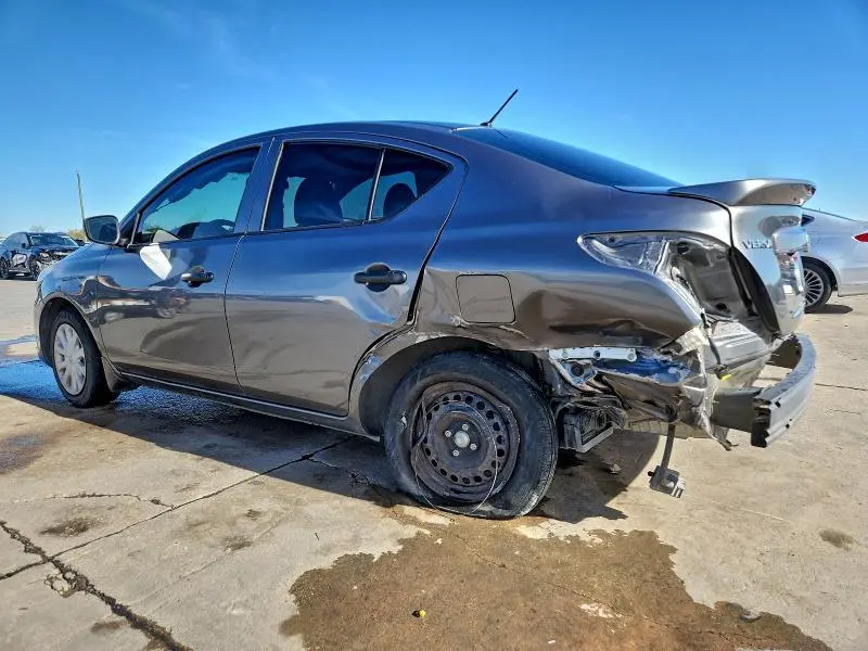 2019 NISSAN VERSA S  
