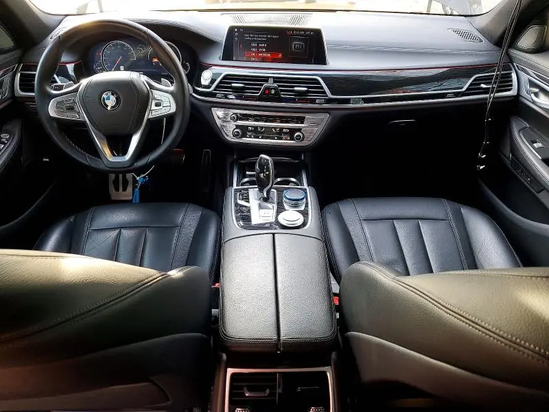 2019 BMW 740 I  