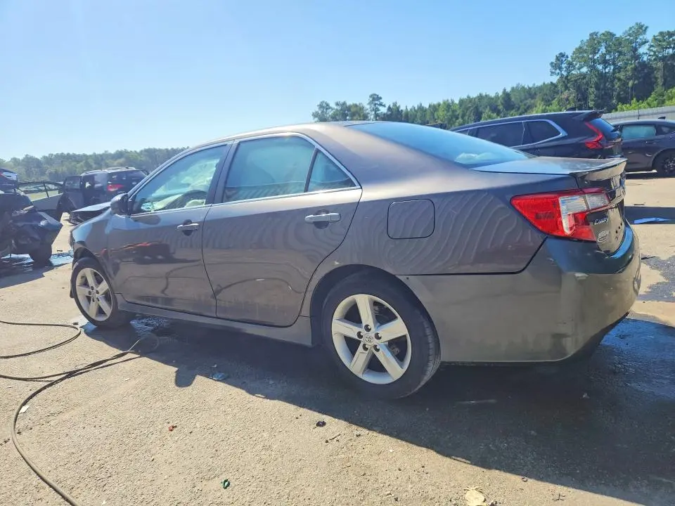 2013 TOYOTA CAMRY SE  