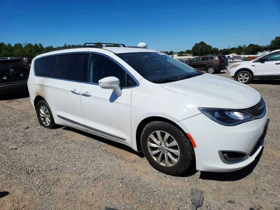 2017 CHRYSLER PACIFICA TOURING L  
