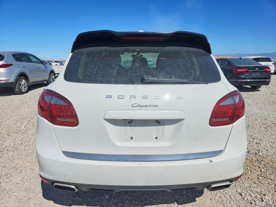 2014 PORSCHE CAYENNE   