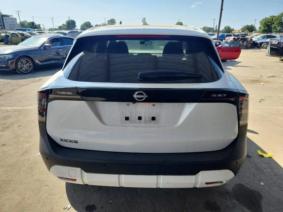 2025 NISSAN KICKS SV  