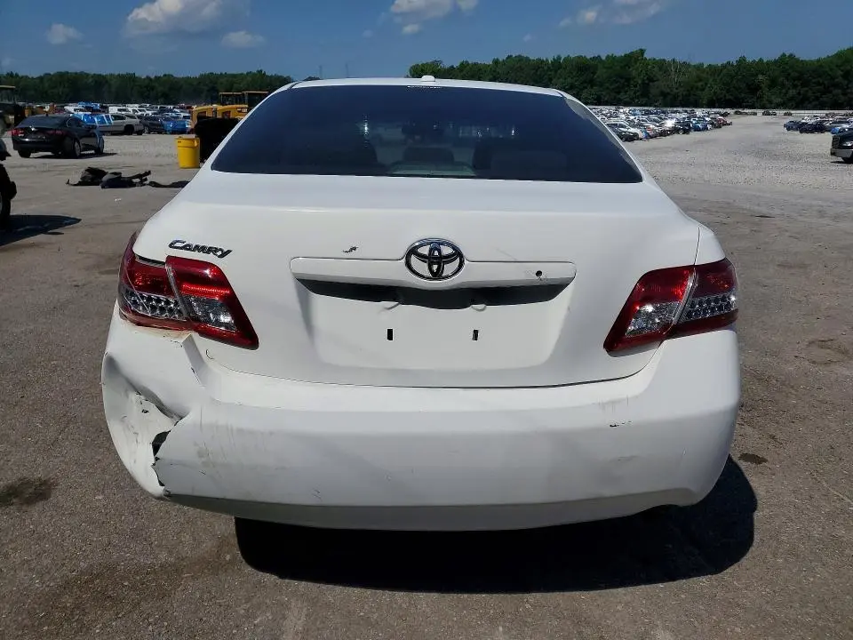 2010 TOYOTA CAMRY BASE  