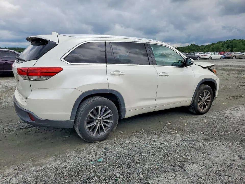 2017 TOYOTA HIGHLANDER XLE  