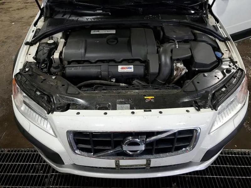 2011 VOLVO XC70 3.2  