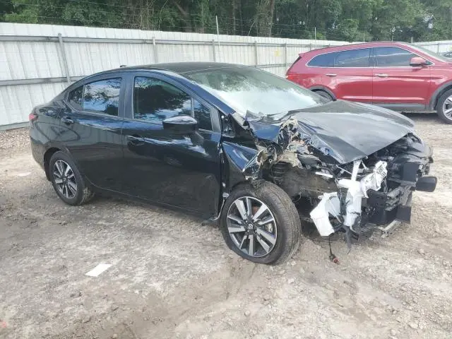 2022 NISSAN VERSA SV  