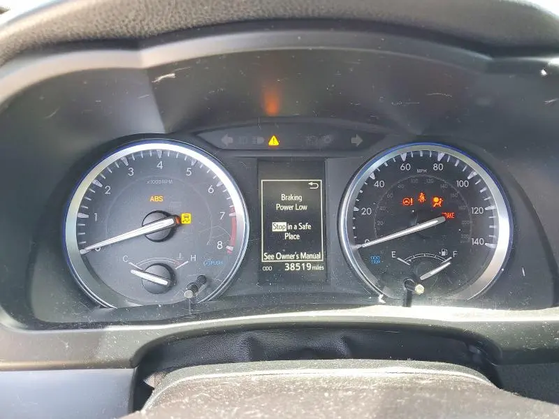 2019 TOYOTA HIGHLANDER SE  